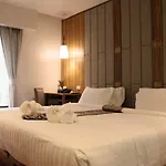Lanna Thaphae Hotel